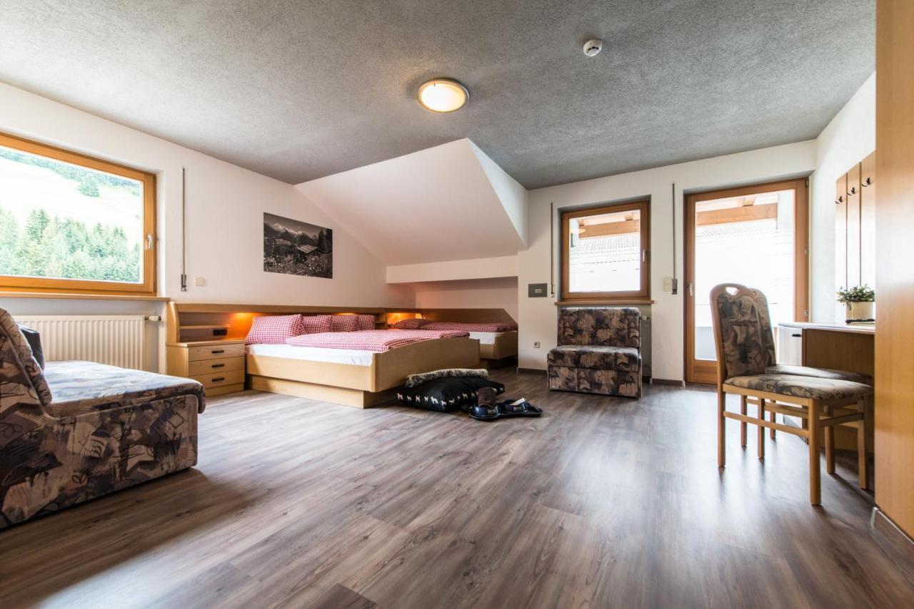 Hotel Sonja Кадипьетра Экстерьер фото