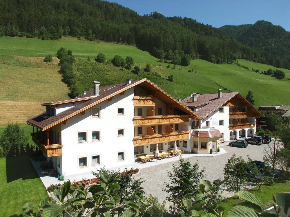 Hotel Sonja Кадипьетра Экстерьер фото